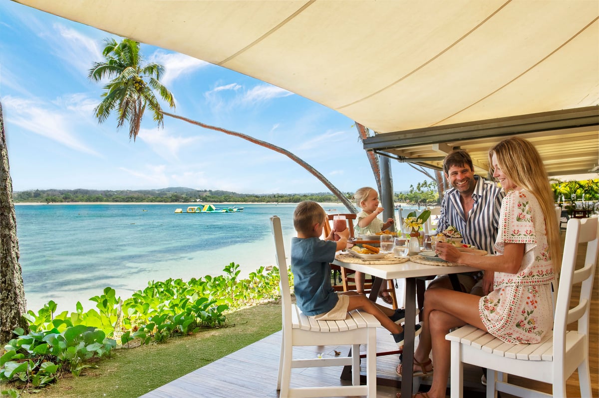 Family having lunch at BBG-1